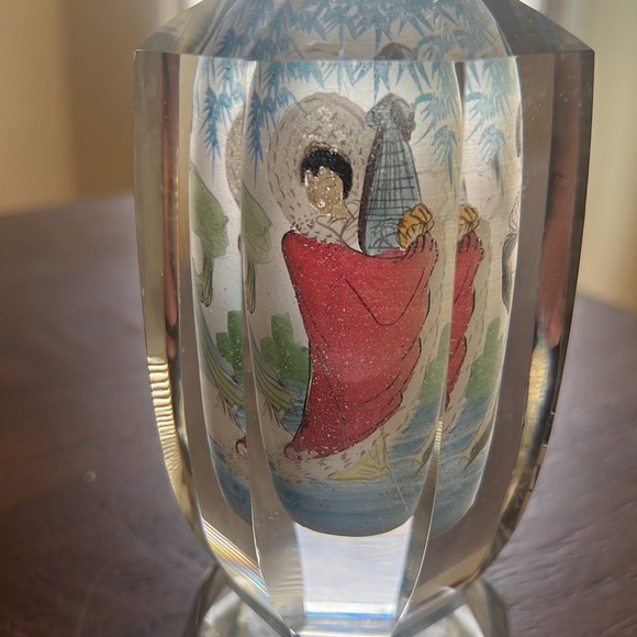 Reverse Painted Vase with Geisha - Beautiful!! - Picture 6 of 7